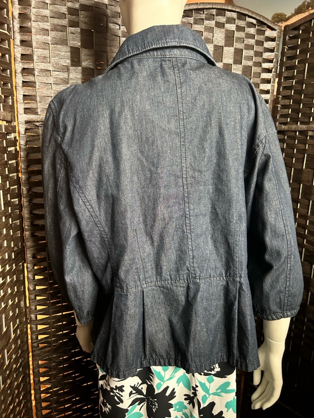 Ann Taylor Dark Denim Button-Front peplum Jacket size 18 - Picture 4 of 10